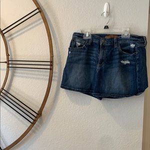 Dark wash Joe’s denim shorts